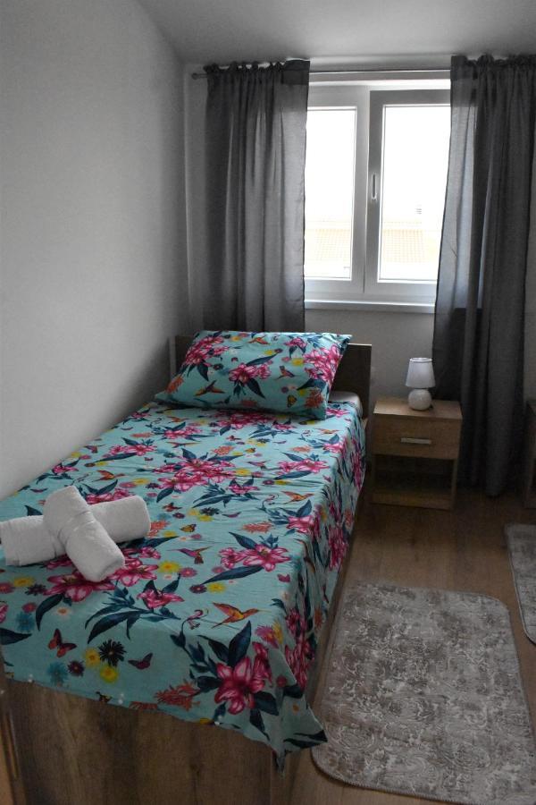 Apartmani Skorpion Каштела Екстер'єр фото