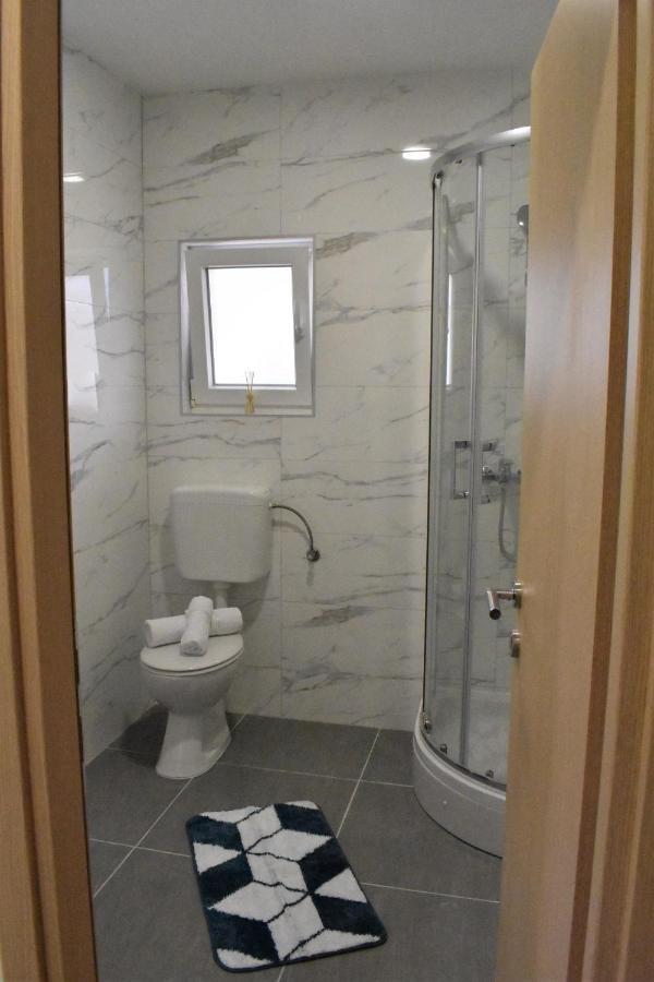 Apartmani Skorpion Каштела Екстер'єр фото