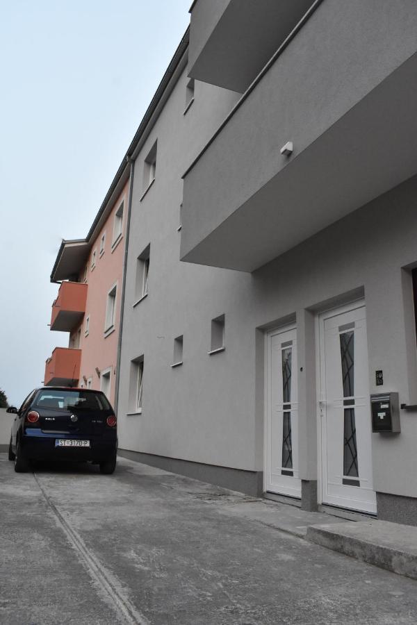 Apartmani Skorpion Каштела Екстер'єр фото