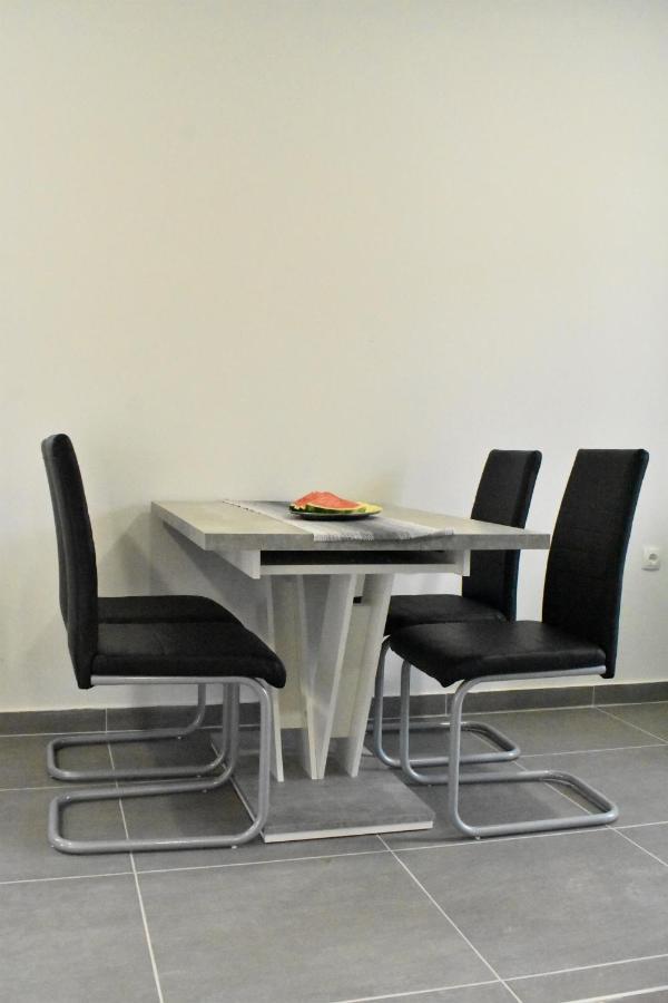 Apartmani Skorpion Каштела Екстер'єр фото