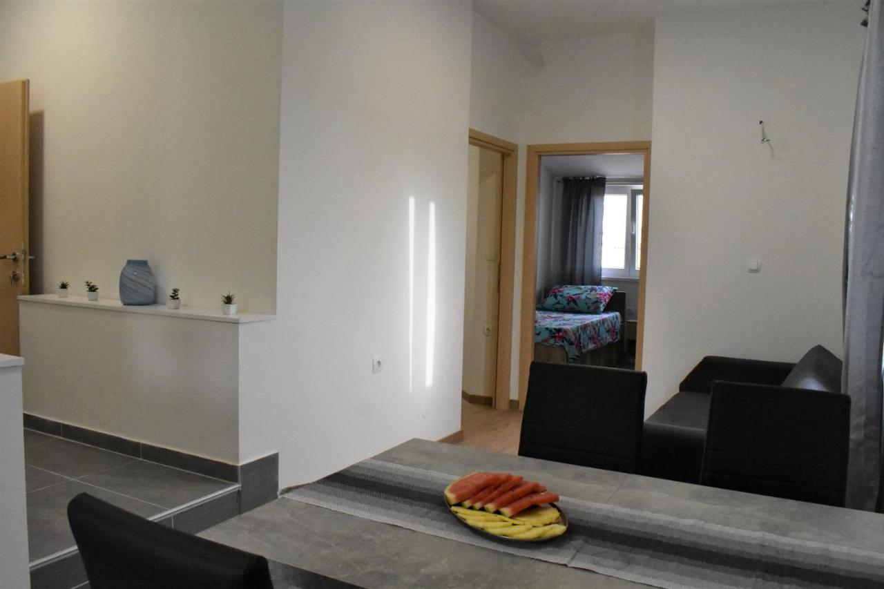 Apartmani Skorpion Каштела Екстер'єр фото