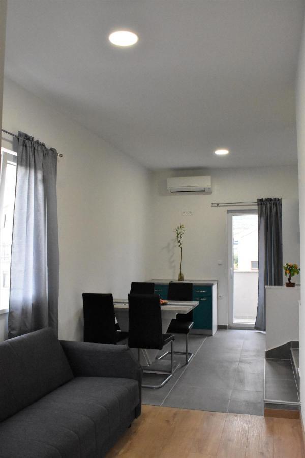 Apartmani Skorpion Каштела Екстер'єр фото